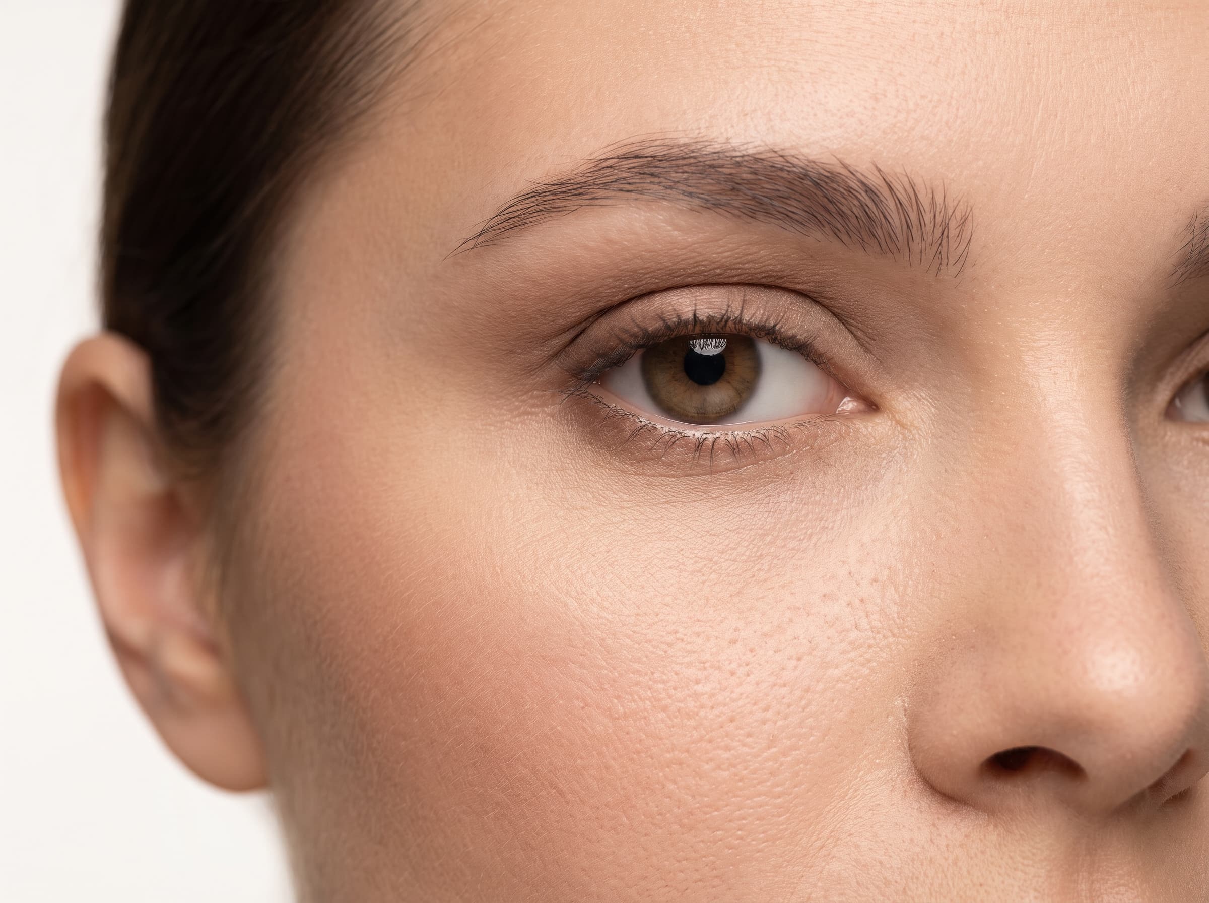 AI influencer with soft natural makeup
